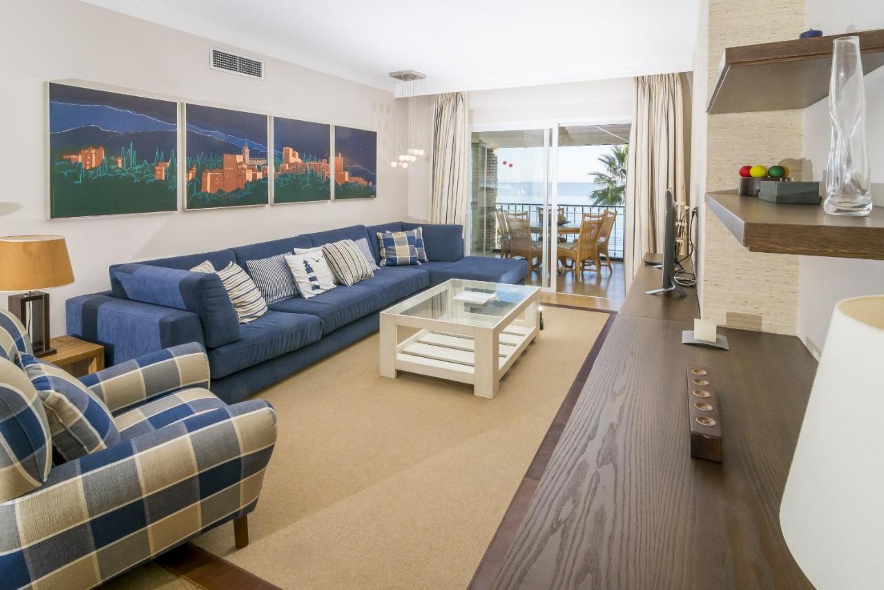 Hb - Comfortable Beachfront Holiday Apartment Estepona Exterior photo