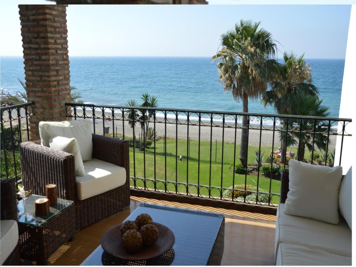 Hb - Comfortable Beachfront Holiday Apartment Estepona Exterior photo